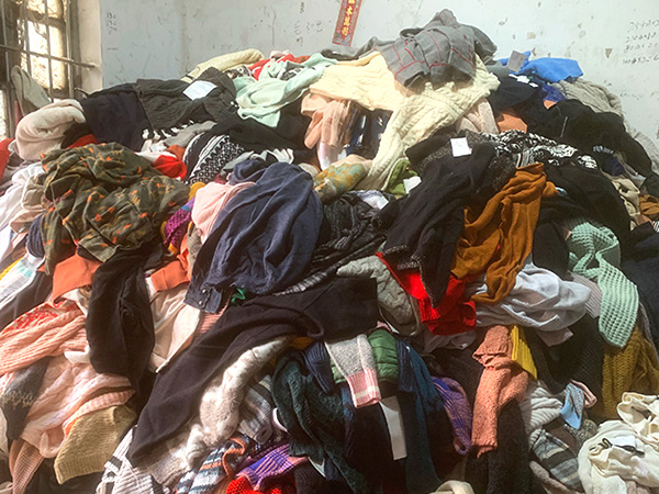 毛衣回收現(xiàn)場